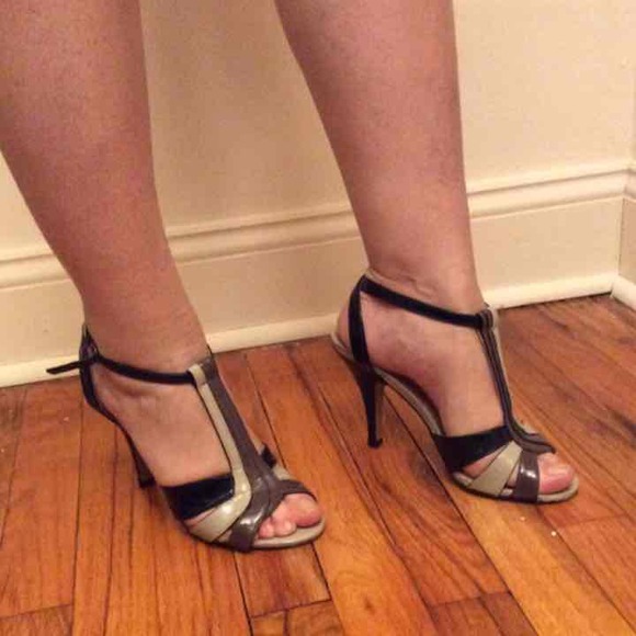 Cute purple, black, grey heels / shoe - Picture 3 of 5